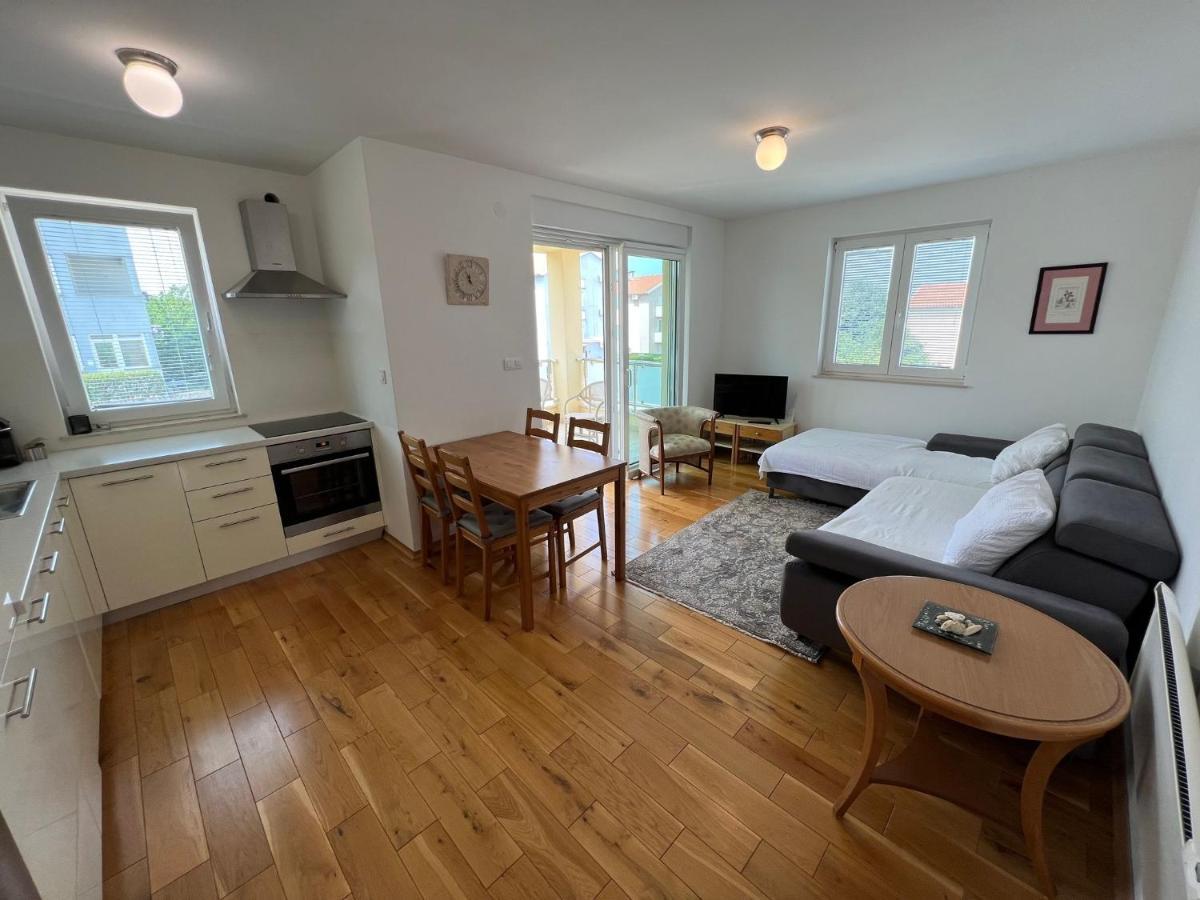 מאלינסקה Apartman Sven מראה חיצוני תמונה